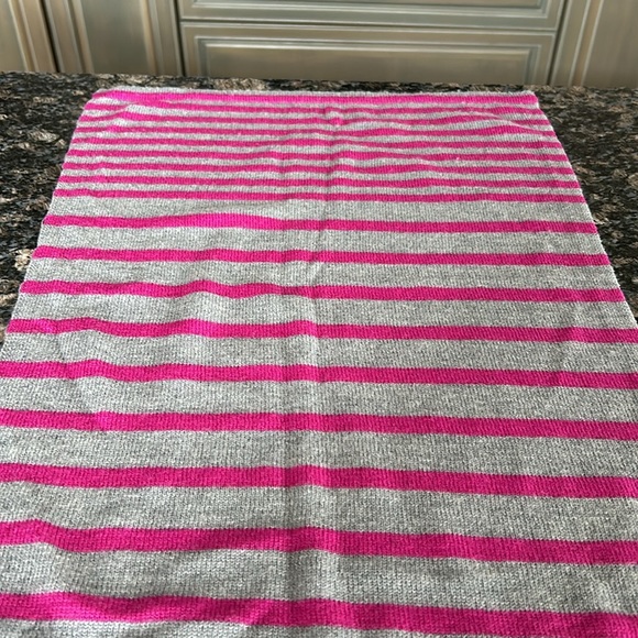 MARC BY MARC JACOBS SCARF 100% WOOLANE NWOT - Picture 9 of 11